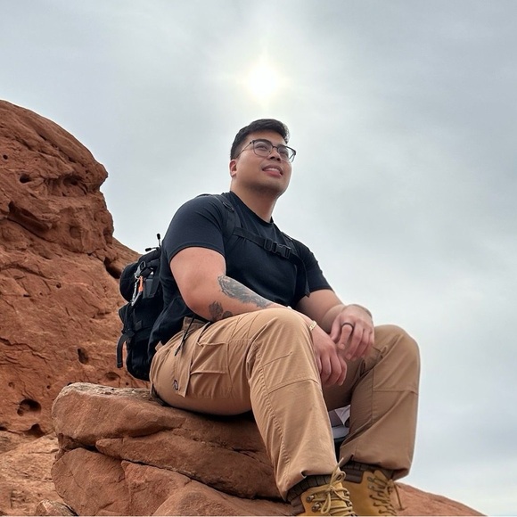 Men’s Style Zone M-L | Trendy • Affordable • Ready to Ship 💪 - Picture 2 of 4